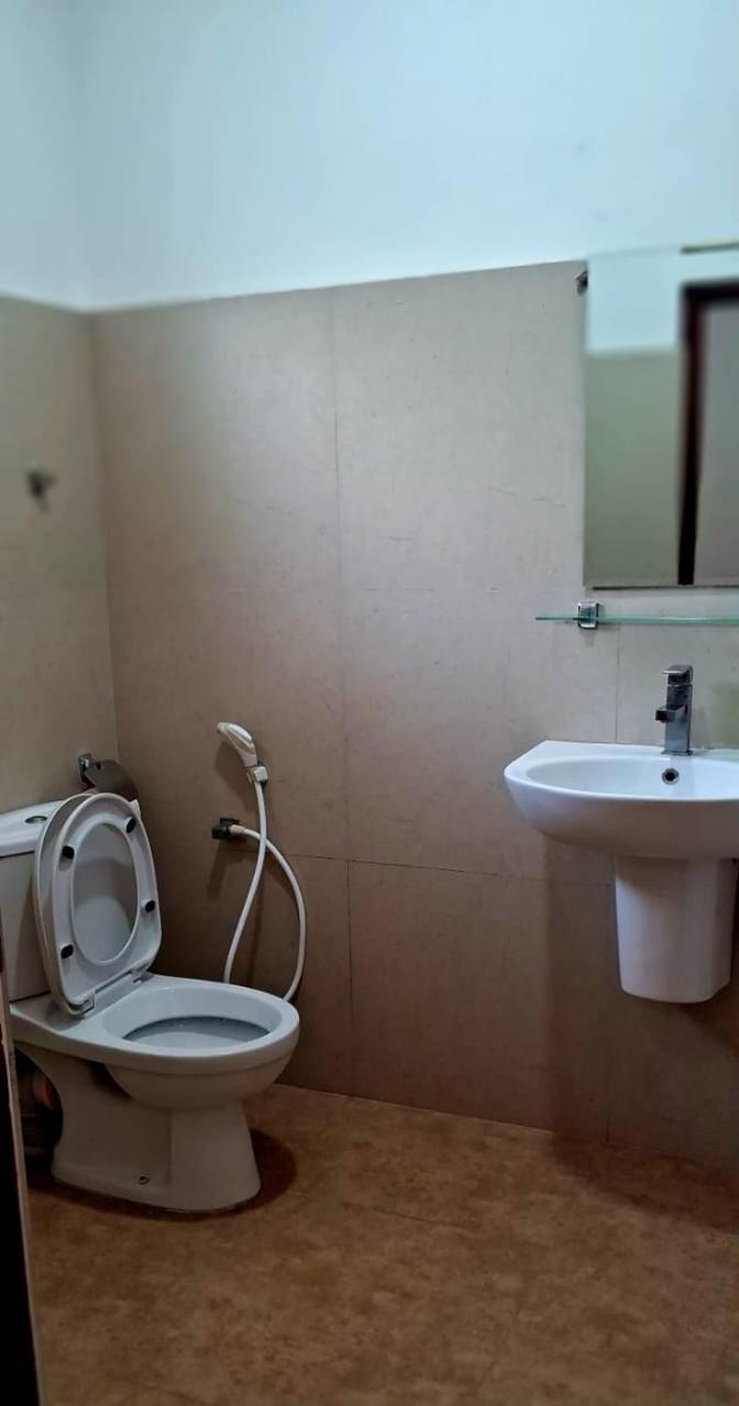 Urban Breeze Otel Kundasale Dış mekan fotoğraf